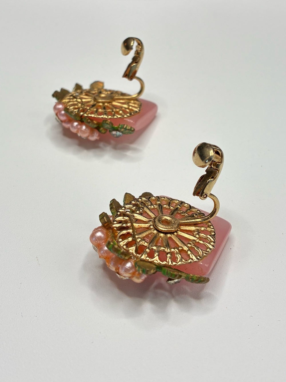 Vintage Resin Pink Floral Cluster Clip-On Earrings - Picture 6 of 15